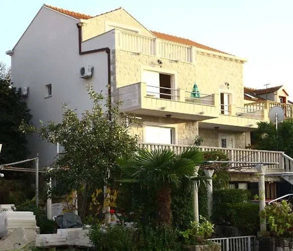 Apartments Miljas