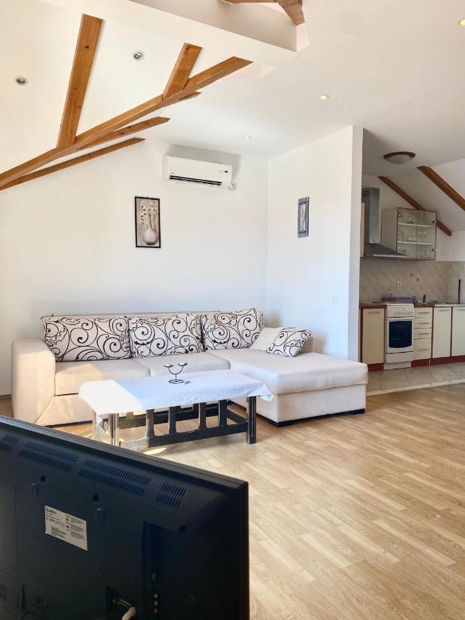 Apartment Miljas